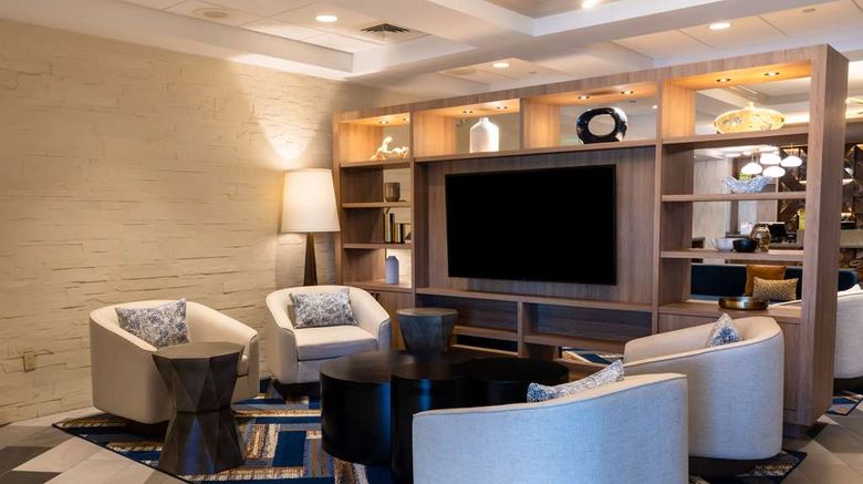 <b>Doubletree Tinton Falls - Eatontown Lobby</b>. Images powered by <a href="https://iceportal.shijigroup.com/" title="IcePortal" target="_blank">IcePortal</a>.
