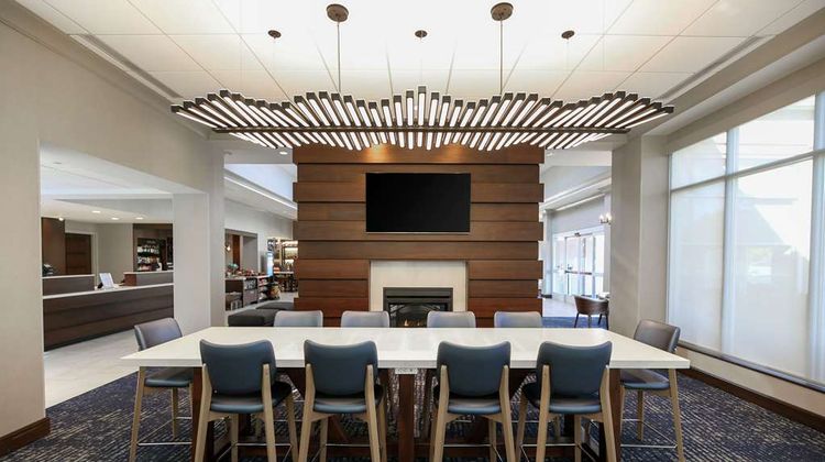 Hilton Garden Inn Melville Lobby