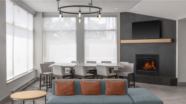 Hilton Garden Inn Queens/JFK Arpt Lobby
