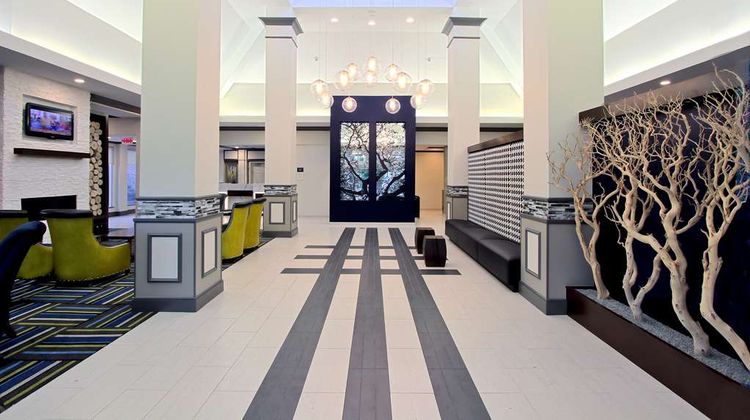 Hilton Garden Inn Westbury Lobby