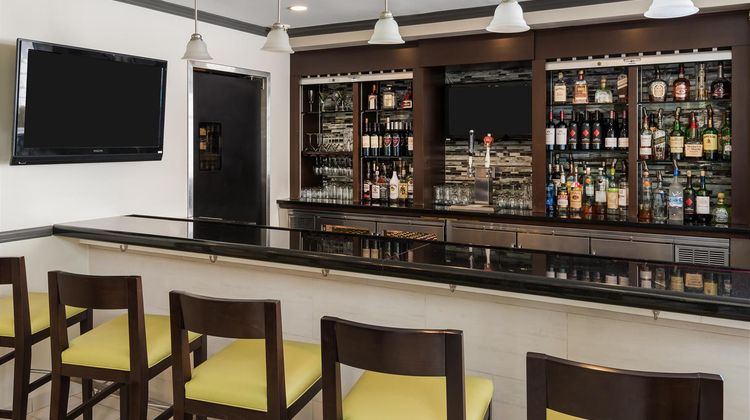 Hilton Garden Inn Westbury Restaurant