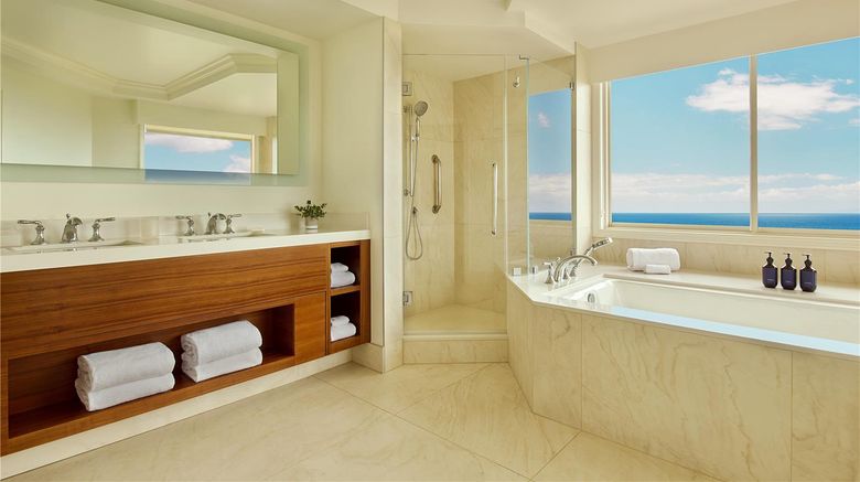 <b>Grand Wailea, A Waldorf Astoria Resort Room</b>. Images powered by <a href="https://iceportal.shijigroup.com/" title="IcePortal" target="_blank">IcePortal</a>.