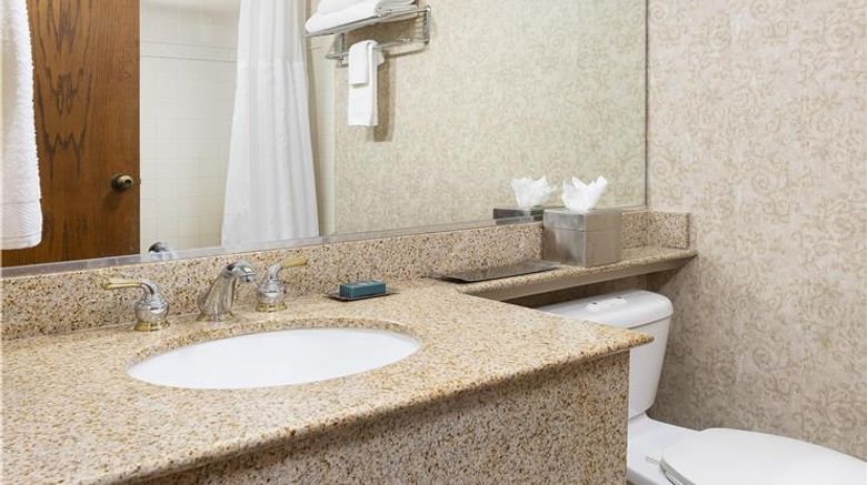 <b>DoubleTree by Hilton Hotel San Jose Room</b>. Images powered by <a href="https://iceportal.shijigroup.com/" title="IcePortal" target="_blank">IcePortal</a>.