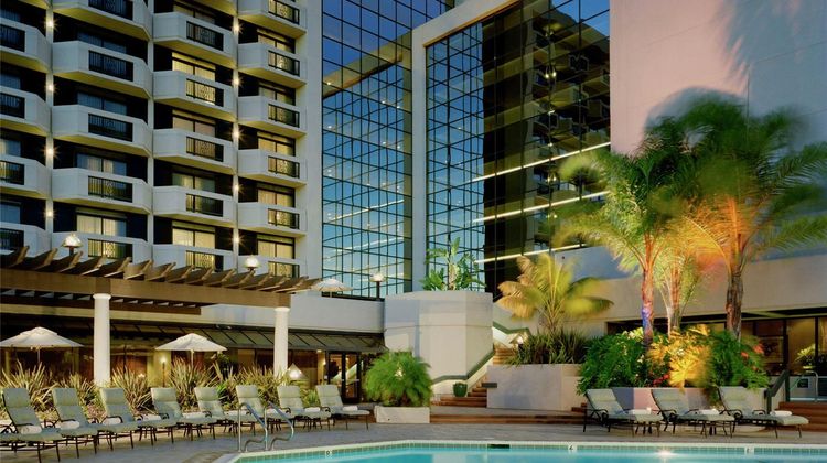 DoubleTree by Hilton Hotel San Jose Pool