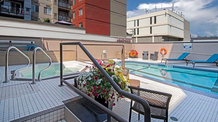Doubletree By Hilton Kamloops Pool