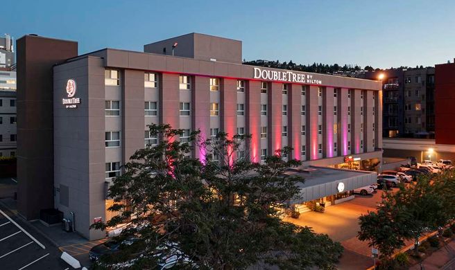 Doubletree By Hilton Kamloops Exterior