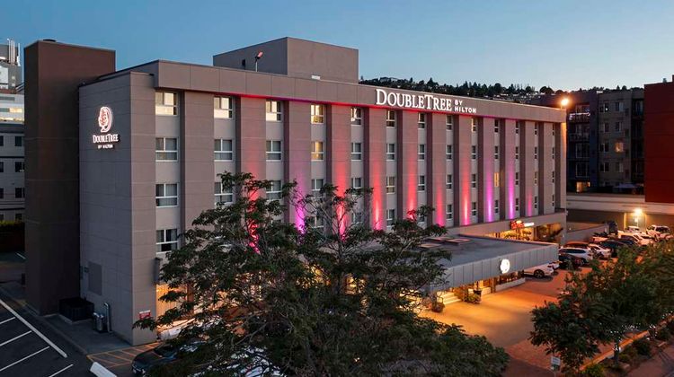 Doubletree By Hilton Kamloops Exterior