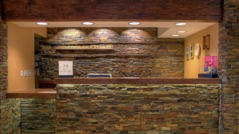 <b>Hampton Inn Kayenta Lobby</b>. Images powered by <a href="https://iceportal.shijigroup.com/" title="IcePortal" target="_blank">IcePortal</a>.