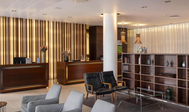 Hilton Reykjavik Nordica Lobby
