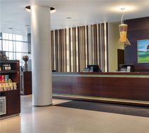 Hilton Reykjavik Nordica Lobby