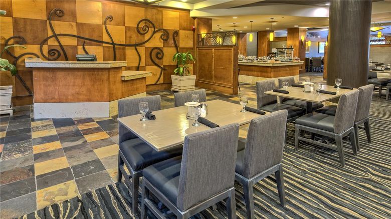 <b>Hilton Knoxville Airport Restaurant</b>. Images powered by <a href="https://iceportal.shijigroup.com/" title="IcePortal" target="_blank">IcePortal</a>.