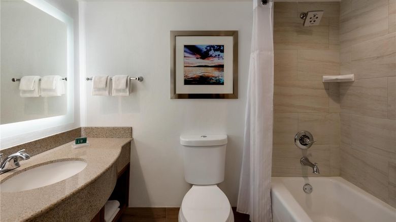 <b>Hilton Knoxville Airport Room</b>. Images powered by <a href="https://iceportal.shijigroup.com/" title="IcePortal" target="_blank">IcePortal</a>.