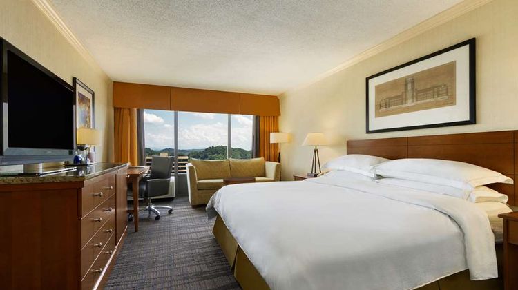 Hilton Knoxville Room