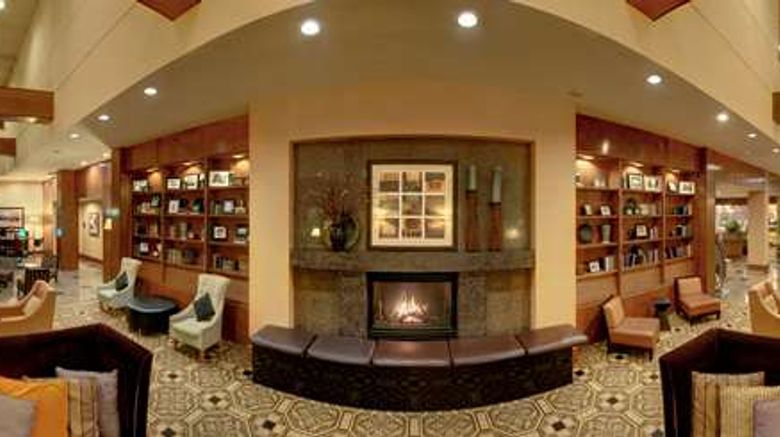 <b>Hilton Knoxville Lobby</b>. Images powered by <a href="https://iceportal.shijigroup.com/" title="IcePortal" target="_blank">IcePortal</a>.