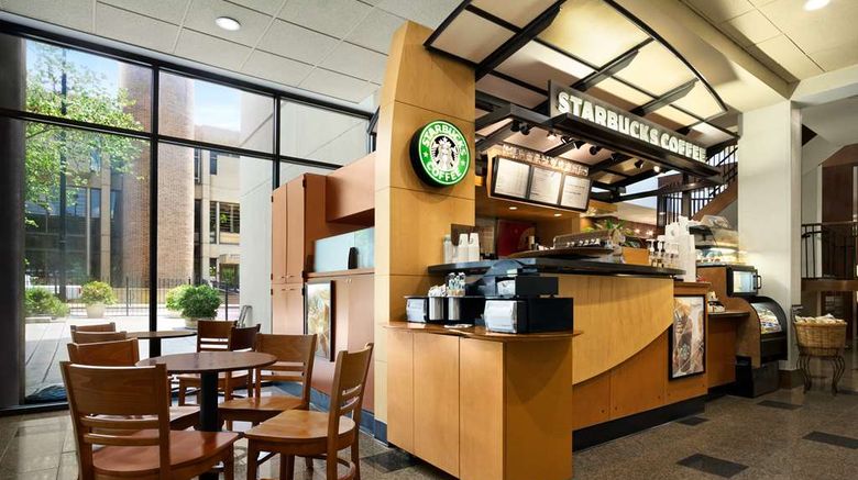 <b>Hilton Knoxville Restaurant</b>. Images powered by <a href="https://iceportal.shijigroup.com/" title="IcePortal" target="_blank">IcePortal</a>.