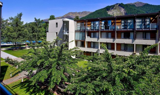 Novotel Queenstown Lakeside Exterior