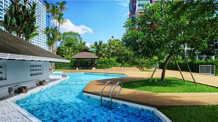 Hilton Kuching Pool