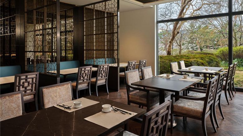 <b>Hilton Gyeongju Restaurant</b>. Images powered by <a href="https://iceportal.shijigroup.com/" title="IcePortal" target="_blank">IcePortal</a>.