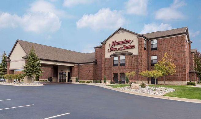 Hampton Inn & Suites Lansing Exterior