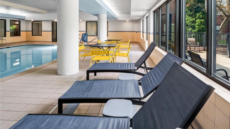 <b>Hampton Inn & Suites Lansing Pool</b>. Images powered by <a href="https://iceportal.shijigroup.com/" title="IcePortal" target="_blank">IcePortal</a>.