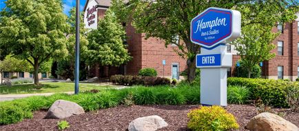 Hampton Inn & Suites Lansing Exterior