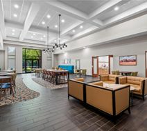 Hampton Inn & Suites Lansing Lobby