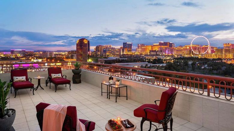<b>Embassy Suites Convention Ctr Las Vegas Room</b>. Images powered by <a href="https://iceportal.shijigroup.com/" title="IcePortal" target="_blank">IcePortal</a>.