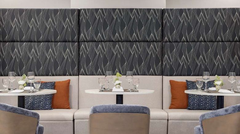 <b>DoubleTree by Hilton Las Vegas Airport Restaurant</b>. Images powered by <a href="https://iceportal.shijigroup.com/" title="IcePortal" target="_blank">IcePortal</a>.