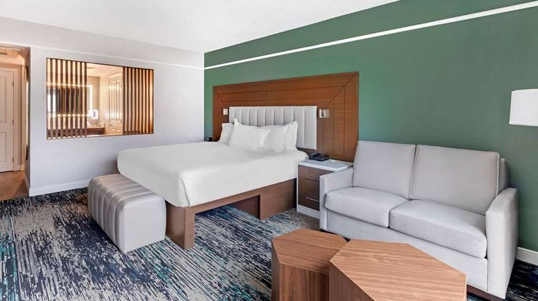 <b>Hilton Grand Vacations Club Flamingo Room</b>. Images powered by <a href="https://iceportal.shijigroup.com/" title="IcePortal" target="_blank">IcePortal</a>.