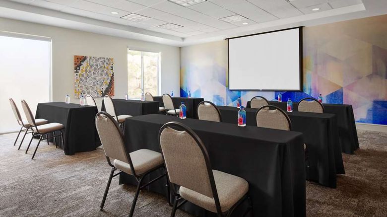 <b>Hilton Garden Inn Henderson Meeting</b>. Images powered by <a href="https://iceportal.shijigroup.com/" title="IcePortal" target="_blank">IcePortal</a>.