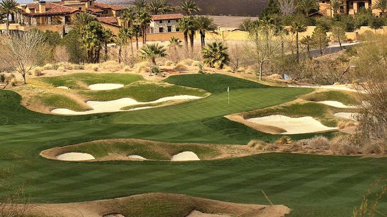 <b>Hilton Lake Las Vegas Resort & Spa Recreation</b>. Images powered by <a href="https://iceportal.shijigroup.com/" title="IcePortal" target="_blank">IcePortal</a>.