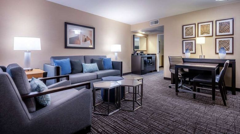 <b>Embassy Suites by Hilton LAX North Room</b>. Images powered by <a href="https://iceportal.shijigroup.com/" title="IcePortal" target="_blank">IcePortal</a>.