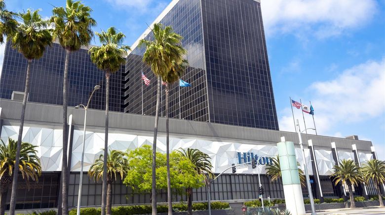 <b>Hilton Los Angeles Airport Exterior</b>. Images powered by <a href="https://iceportal.shijigroup.com/" title="IcePortal" target="_blank">IcePortal</a>.