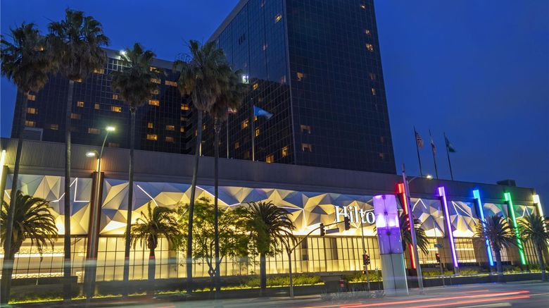 <b>Hilton Los Angeles Airport Exterior</b>. Images powered by <a href="https://iceportal.shijigroup.com/" title="IcePortal" target="_blank">IcePortal</a>.