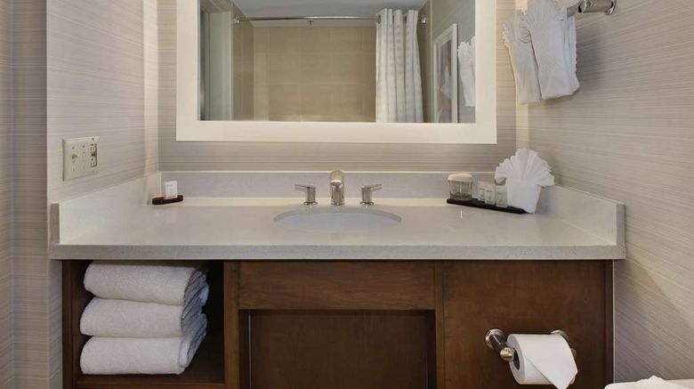 <b>Embassy Suites Anaheim North Room</b>. Images powered by <a href="https://iceportal.shijigroup.com/" title="IcePortal" target="_blank">IcePortal</a>.