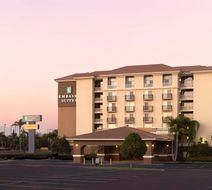 Embassy Suites Anaheim North Exterior