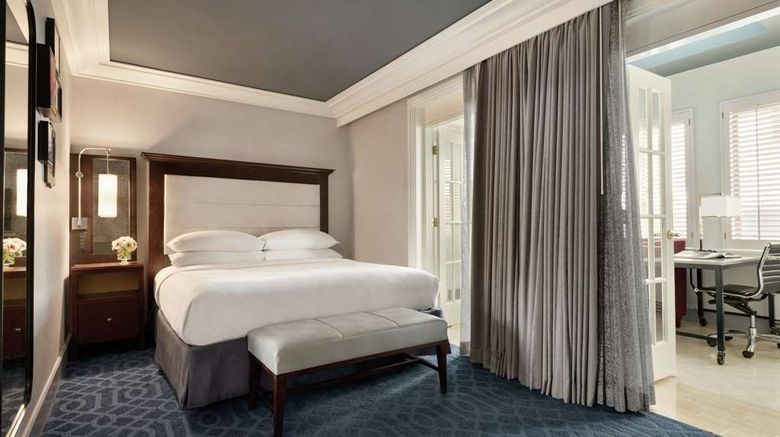 <b>Hilton Checkers Los Angeles Room</b>. Images powered by <a href="https://iceportal.shijigroup.com/" title="IcePortal" target="_blank">IcePortal</a>.