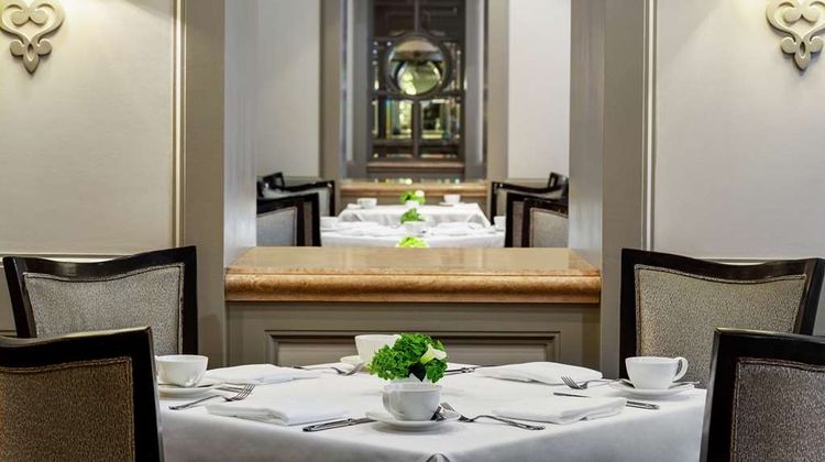 Hilton Checkers Los Angeles Restaurant