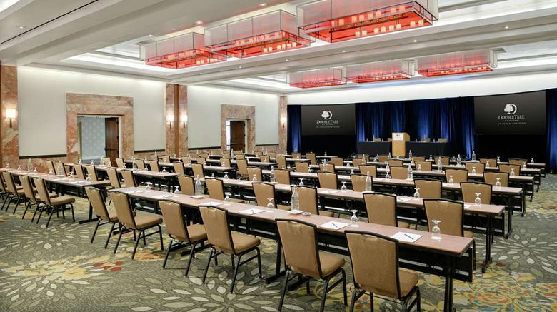 <b>DoubleTree by Hilton Hotel LA Downtown Meeting</b>. Images powered by <a href="https://iceportal.shijigroup.com/" title="IcePortal" target="_blank">IcePortal</a>.