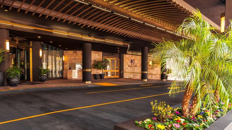 DoubleTree by Hilton Hotel LA Downtown Exterior