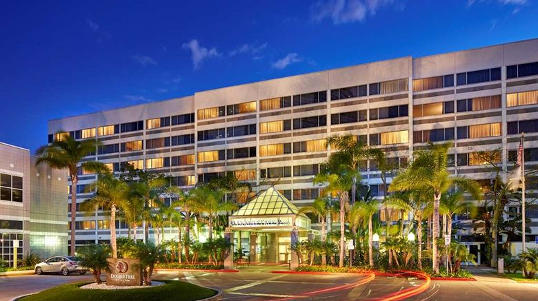 <b>Doubletree by Hilton LAX-El Segundo Exterior</b>. Images powered by <a href="https://iceportal.shijigroup.com/" title="IcePortal" target="_blank">IcePortal</a>.