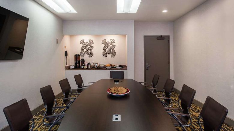 <b>Doubletree by Hilton LAX-El Segundo Meeting</b>. Images powered by <a href="https://iceportal.shijigroup.com/" title="IcePortal" target="_blank">IcePortal</a>.