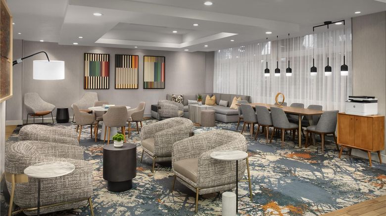 <b>Doubletree by Hilton LAX-El Segundo Lobby</b>. Images powered by <a href="https://iceportal.shijigroup.com/" title="IcePortal" target="_blank">IcePortal</a>.