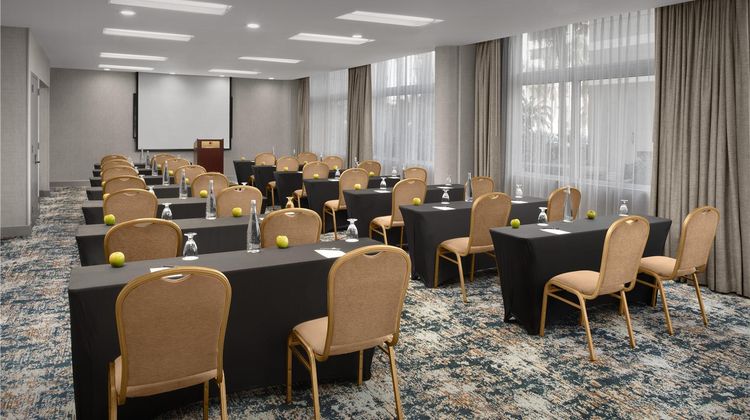 Doubletree by Hilton LAX-El Segundo Meeting