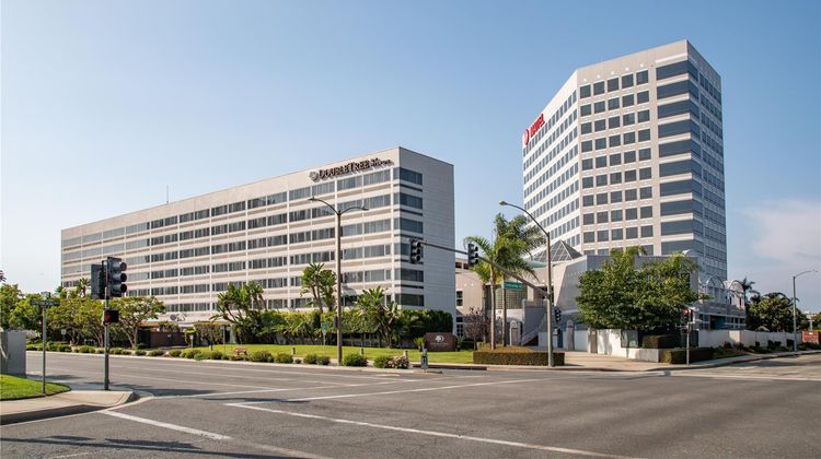 Doubletree by Hilton LAX-El Segundo Exterior