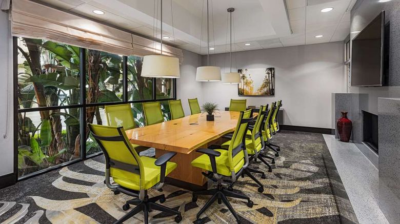 <b>Hilton Garden Inn Los Angeles/Hollywood Meeting</b>. Images powered by <a href="https://iceportal.shijigroup.com/" title="IcePortal" target="_blank">IcePortal</a>.