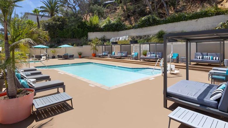 <b>Hilton Garden Inn Los Angeles/Hollywood Pool</b>. Images powered by <a href="https://iceportal.shijigroup.com/" title="IcePortal" target="_blank">IcePortal</a>.