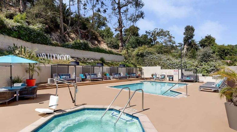 <b>Hilton Garden Inn Los Angeles/Hollywood Pool</b>. Images powered by <a href="https://iceportal.shijigroup.com/" title="IcePortal" target="_blank">IcePortal</a>.