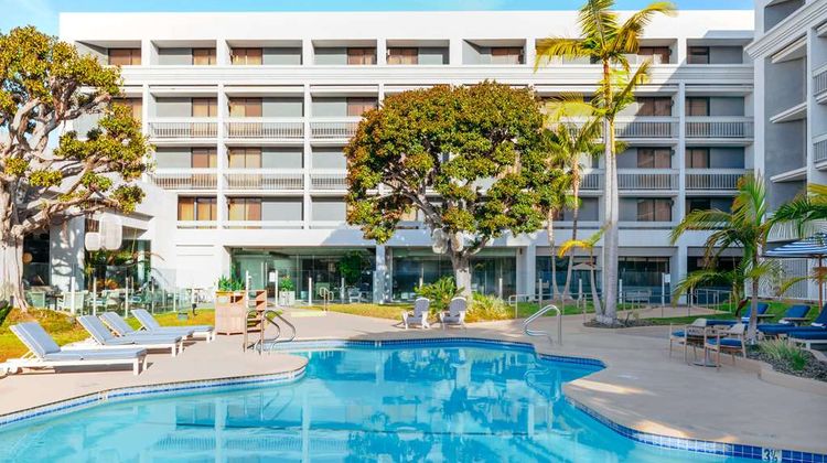 Hotel MdR - A Doubletree by Hilton Hotel Pool