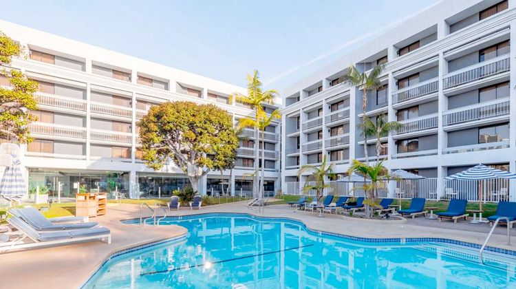 Hotel MdR - A Doubletree by Hilton Hotel Pool